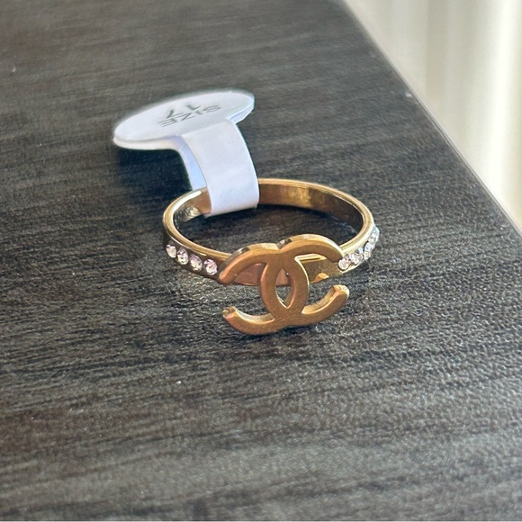 Gold & Rhinestone Ring - Picture 5 of 6